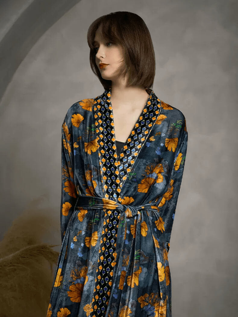 Peignoir en velours de soie imprimé feuilles de ginkgo robe de chambre femme longueur midi