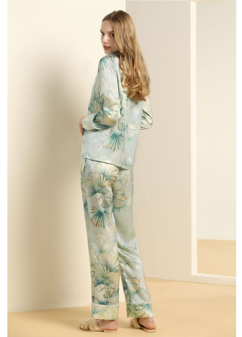 Pyjama 100%soie femme pyjama en soie avec imprimé palmier et manches longues pyjama élégant pour femme avec patte de boutonnage