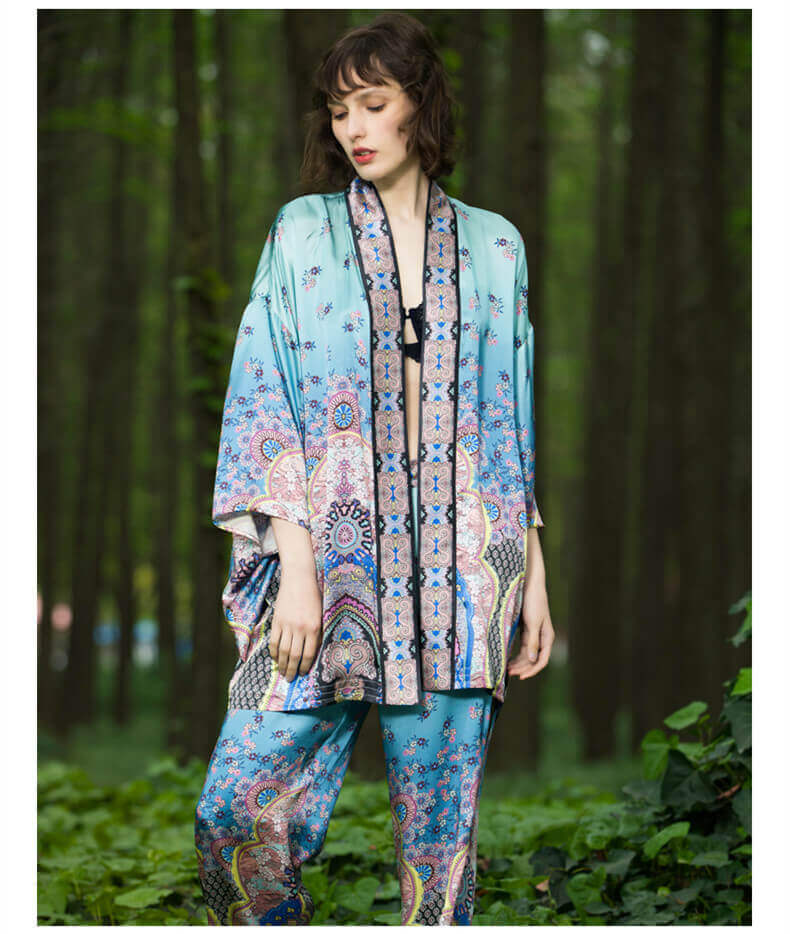 100%Soie pyjama femme kimono en soie avec imprimé forêt magique et boutons pyjama de luxe à manches longues de haute qualité