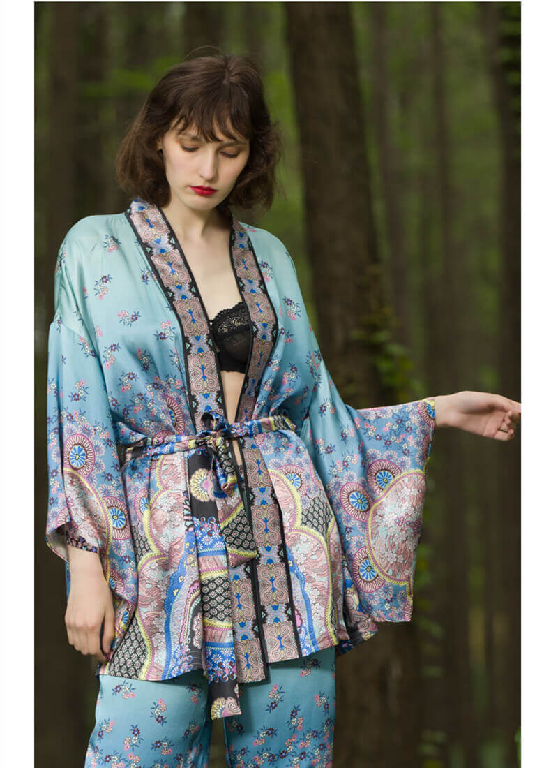 100%Soie pyjama femme kimono en soie avec imprimé forêt magique et boutons pyjama de luxe à manches longues de haute qualité