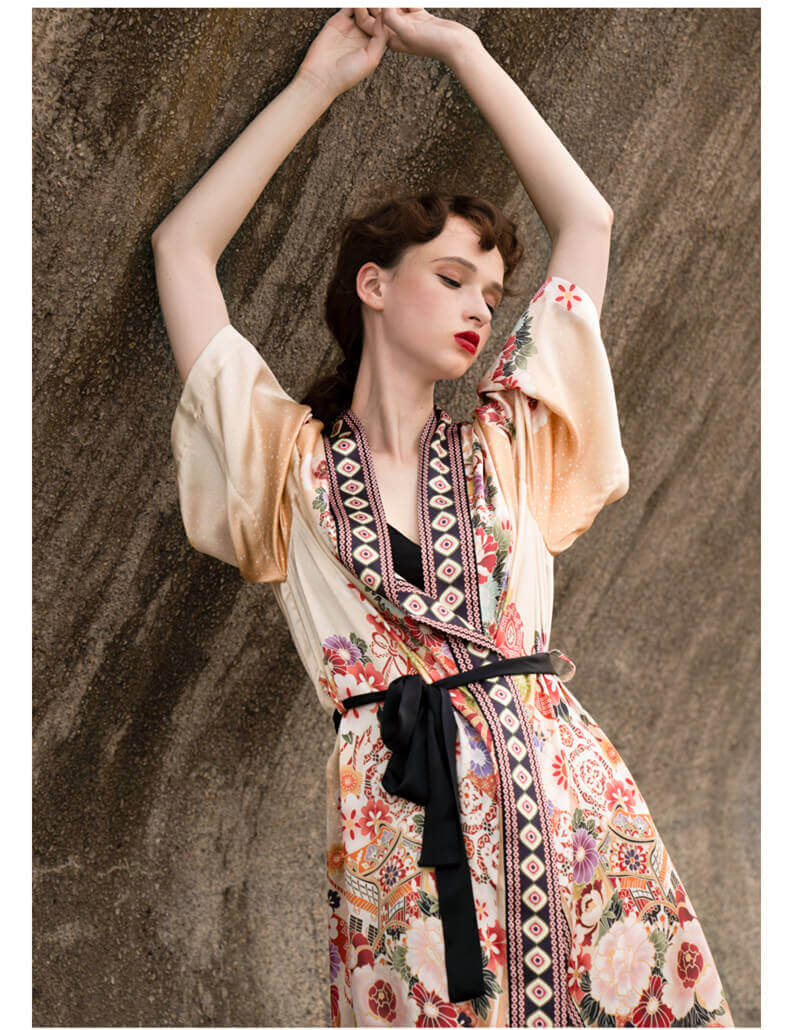 Kimono set 100% soie dames robe de chambre en soie avec motif floral et ceinture pour dames Asie ensemble kimono Peignoir