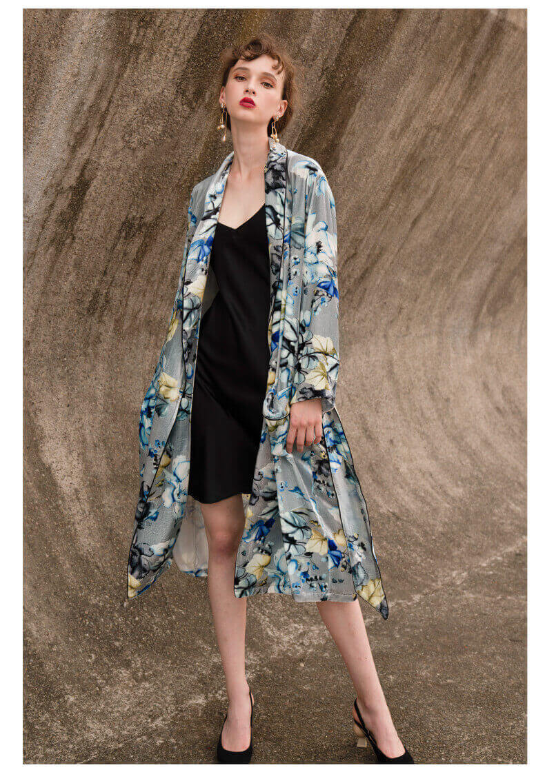 Robes de chambre en velours de soie pour femme Robes de chambre à manches longues à imprimé floral Peignoir pour femme avec ceinture et grand revers